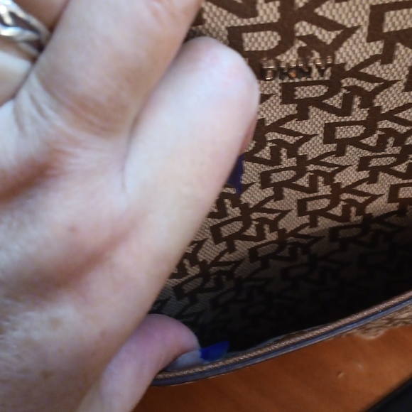 DKny Designer Brown Patterned Women's Bag - Picture 4 of 9